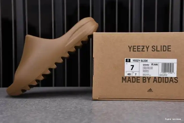 hype Yeezy Adidas Core Slide G55492 0515